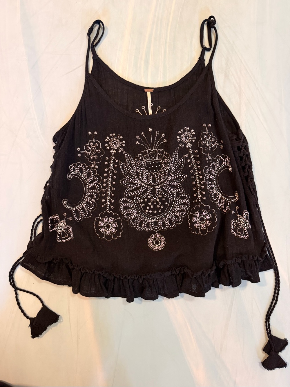 Free People Black Embroidered & Beaded Boho Tie-Side Cami Top - 😍 Excellent!